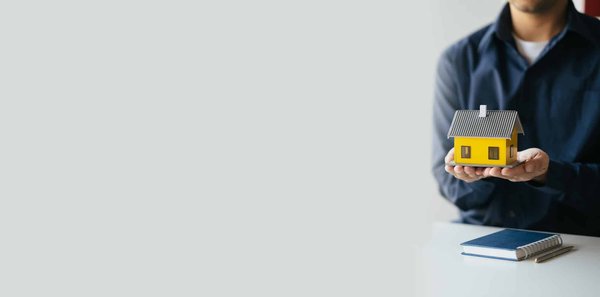 Sell or buy with the best real estate agent Terrebonne